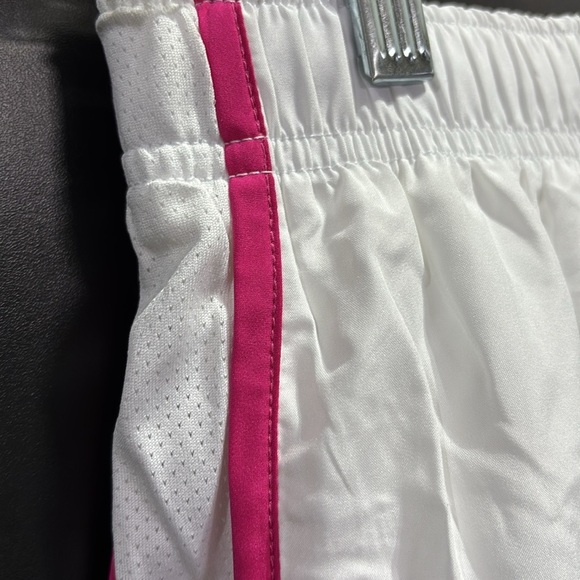 Nike Dri-Fit Running,panty lined,elastic drawstring waist,mesh side panel - Picture 3 of 9